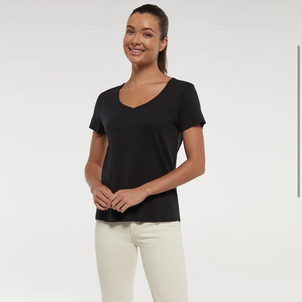 Three dots V-Neck Short Sleeve Tee